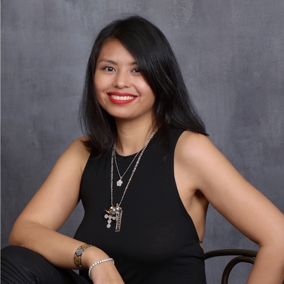 Meet your Posher, Mia Eternal - Picture 1 of 14